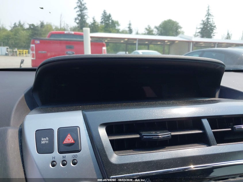 2015 TOYOTA PRIUS V auction photo 6