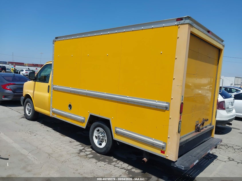 2011 GMC SAVANA CUTAWAY auction photo 3