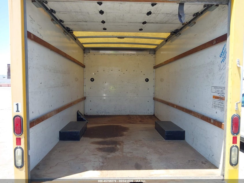 2011 GMC SAVANA CUTAWAY auction photo 6
