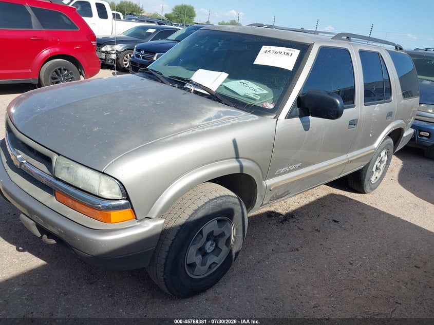 2005 CHEVROLET BLAZER auction photo 2