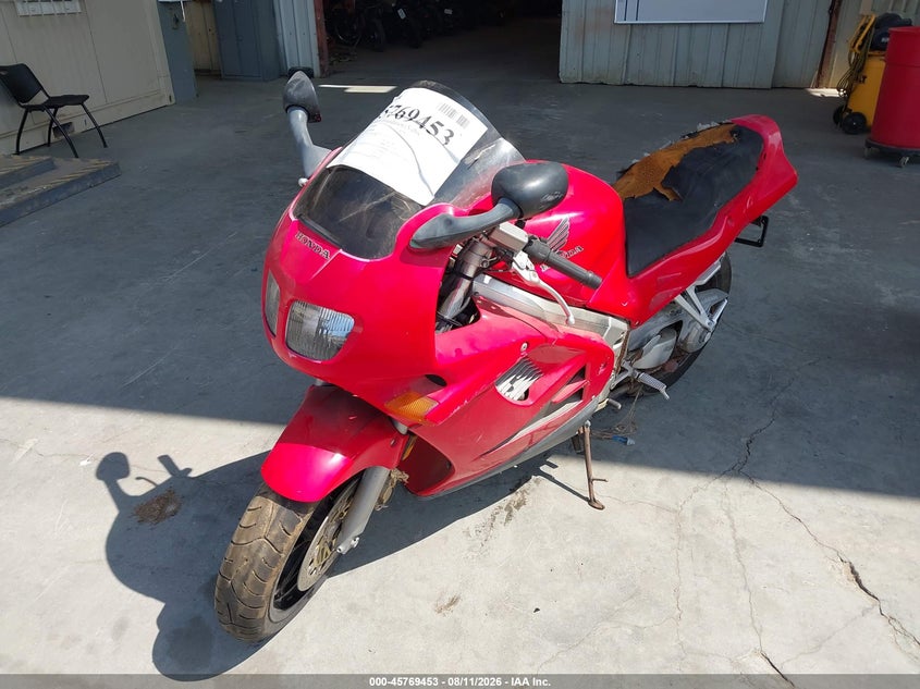 1997 Honda —, Normal Wear & Tear, IAAI, VIN JH2RC3602VM700648 — photo 2
