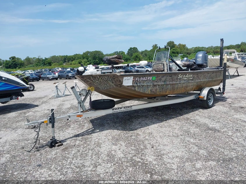 2016 SEAARK BOAT auction photo 2