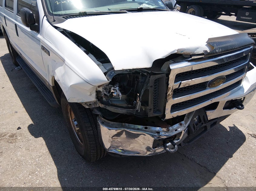 2005 FORD EXCURSION auction photo 6
