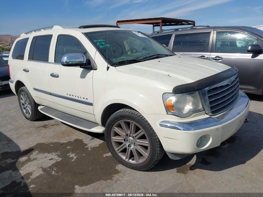2008 CHRYSLER ASPEN auction photo 1
