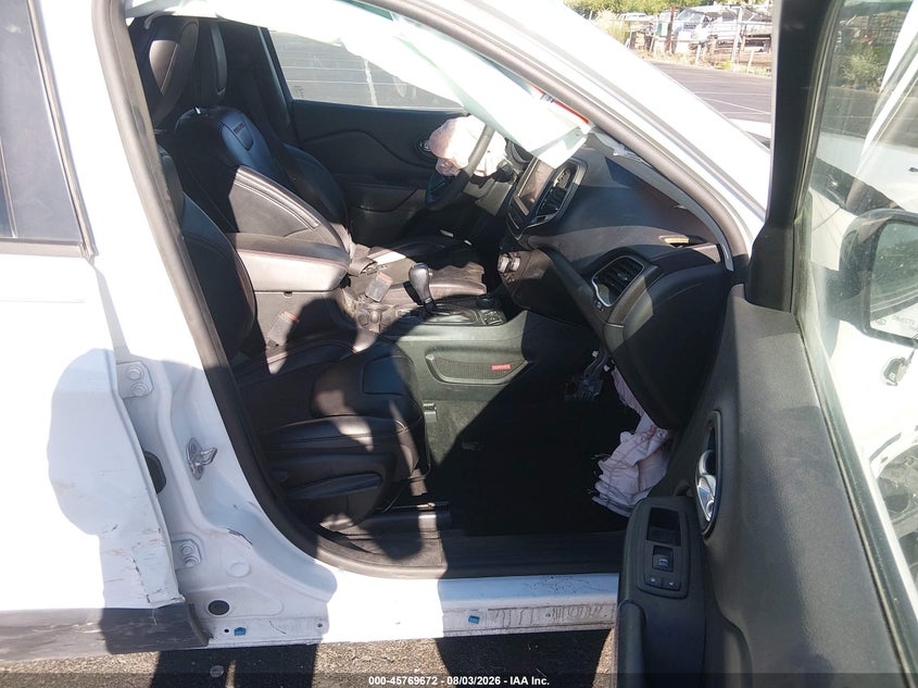 2022 JEEP CHEROKEE auction photo 5
