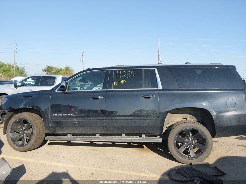 CHEVROLET SUBURBAN - zdjęcie 14