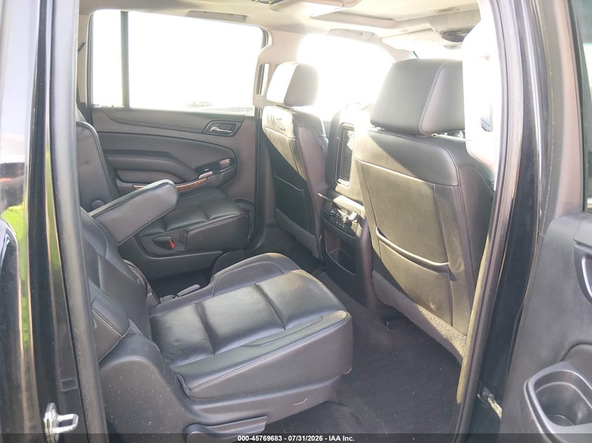 CHEVROLET SUBURBAN - zdjęcie 8