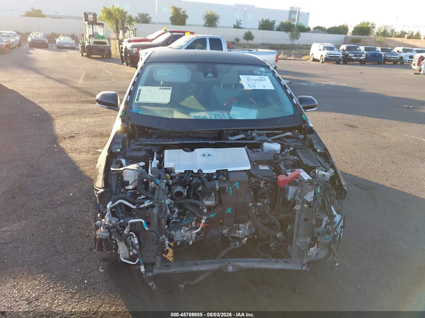 TOYOTA PRIUS PRIME - zdjęcie 13