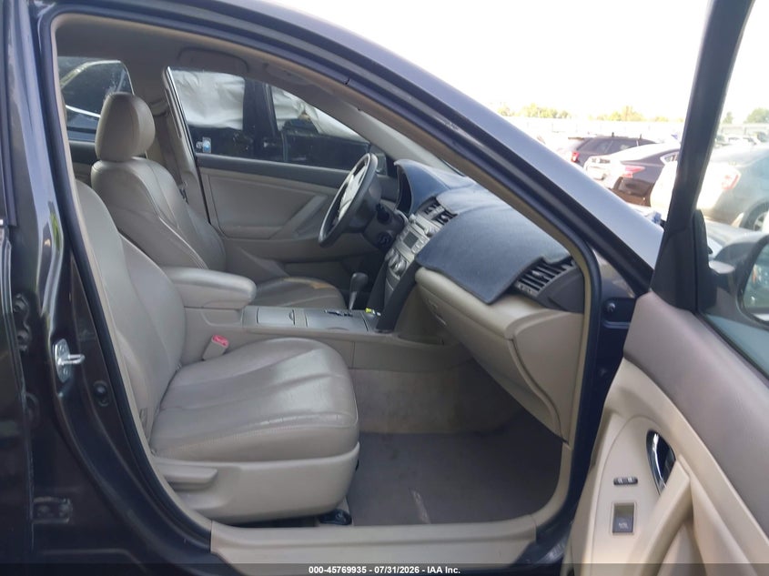 2011 TOYOTA CAMRY auction photo 5