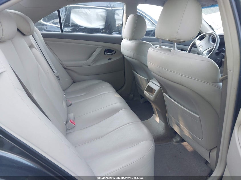 2011 TOYOTA CAMRY auction photo 8