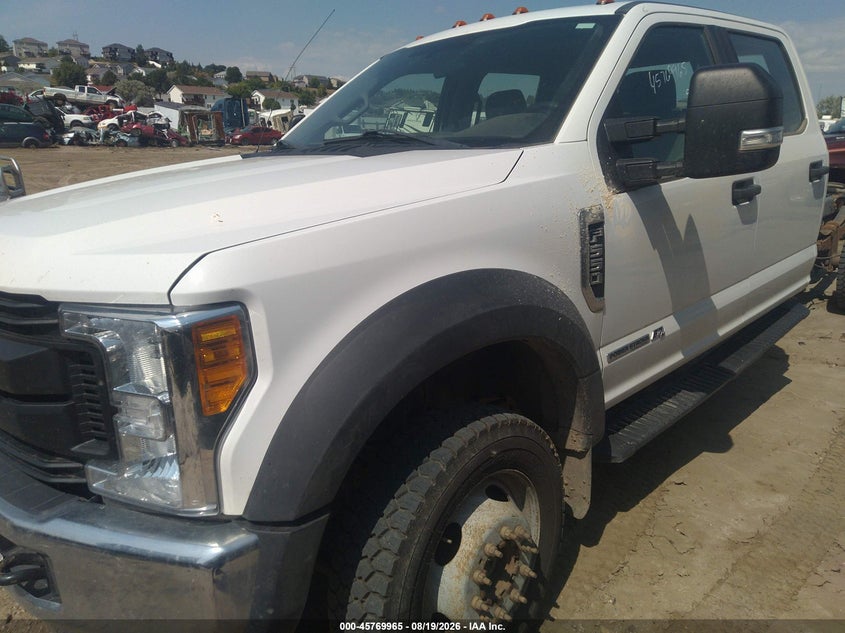 2017 FORD F-550 CHASSIS auction photo 1
