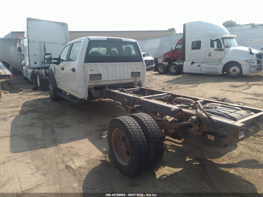2017 FORD F-550 CHASSIS auction photo 4