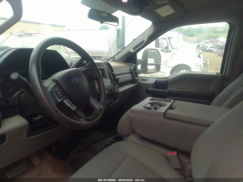 2017 FORD F-550 CHASSIS auction photo 5