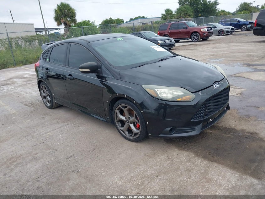 Vin: 1fadp3l95el227625, lot: 46268749, ford focus st 2014 img_1