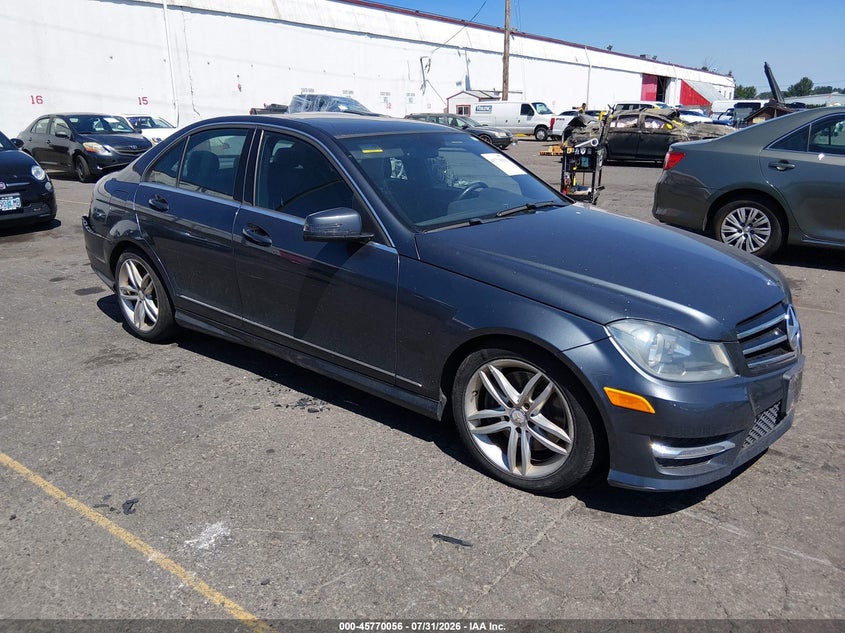 Vin: wddgf8ab2ea895638, lot: 46268805, mercedes-benz c 300 sport 4matic 2014 img_1