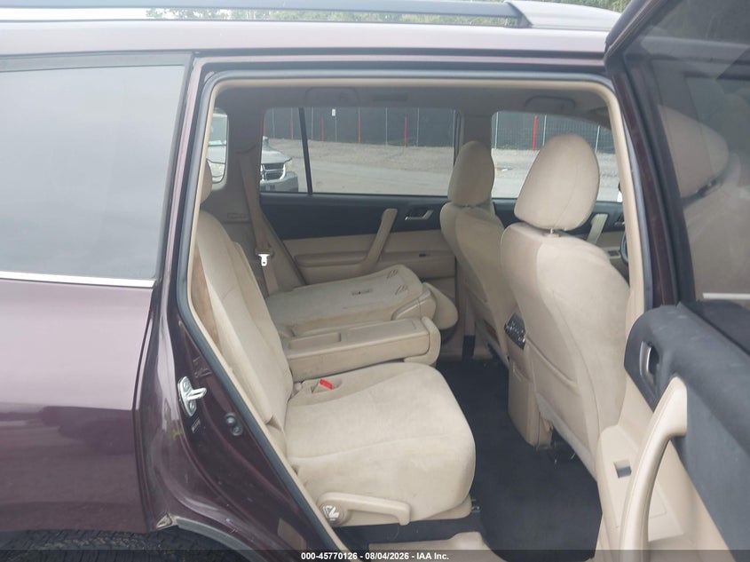 2012 TOYOTA HIGHLANDER auction photo 8