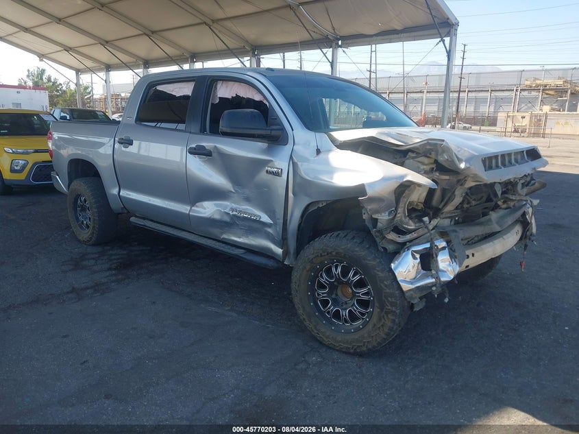 Vin: 5tfey5f12jx231261, lot: 46268952, toyota tundra sr5 5.7l v8 2018 img_1