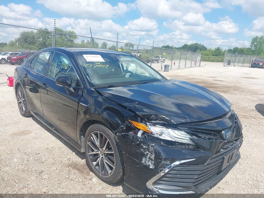 2021 TOYOTA CAMRY auction photo 1