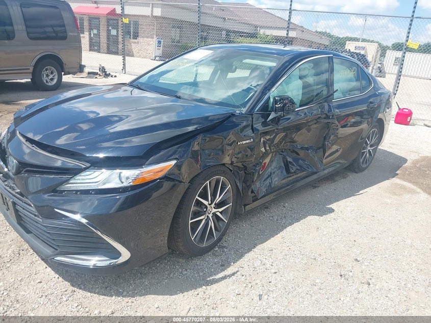2021 TOYOTA CAMRY auction photo 2