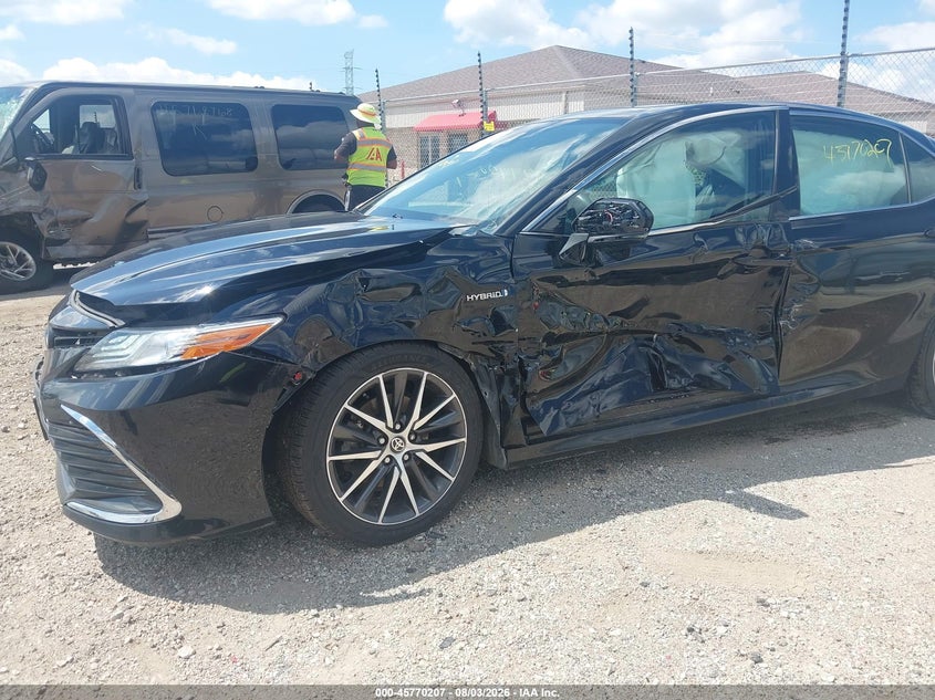 2021 TOYOTA CAMRY auction photo 6