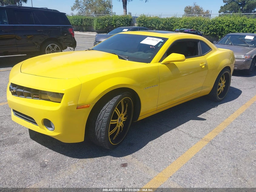 2011 Chevrolet Camaro, Left & Right Side, IAAI, VIN 2G1FB1ED9B9137896 — photo 2