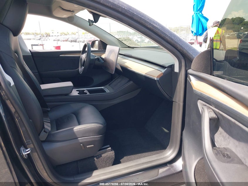 2025 TESLA MODEL Y auction photo 5