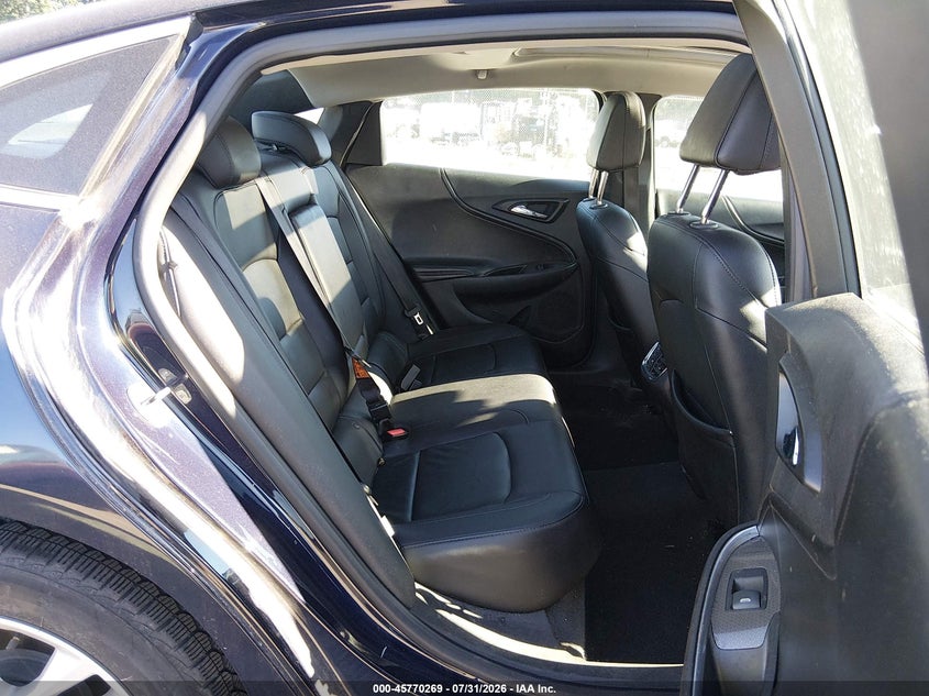 2017 CHEVROLET MALIBU HYBRID auction photo 8
