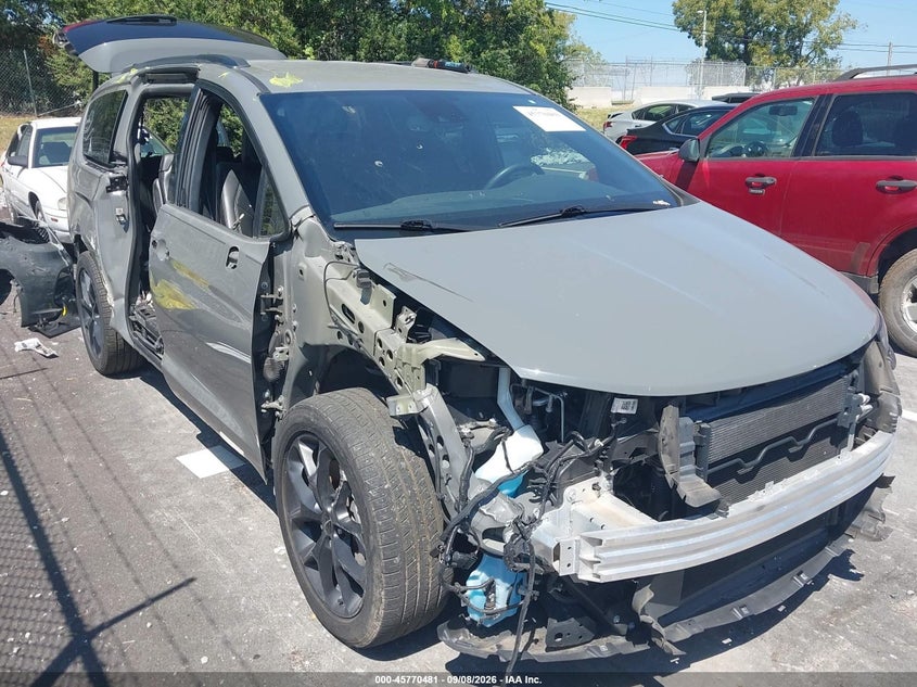 2022 CHRYSLER PACIFICA auction photo 1
