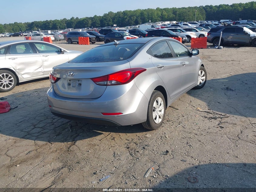 2016 HYUNDAI ELANTRA auction photo 4