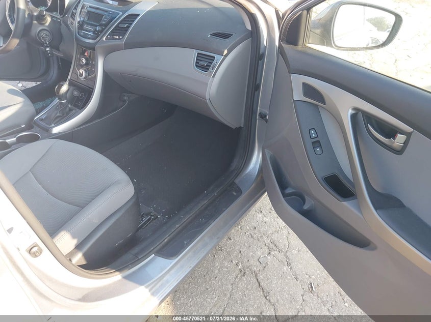 2016 HYUNDAI ELANTRA auction photo 5