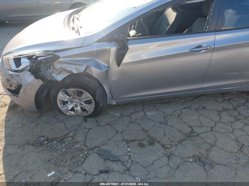 2016 HYUNDAI ELANTRA auction photo 6