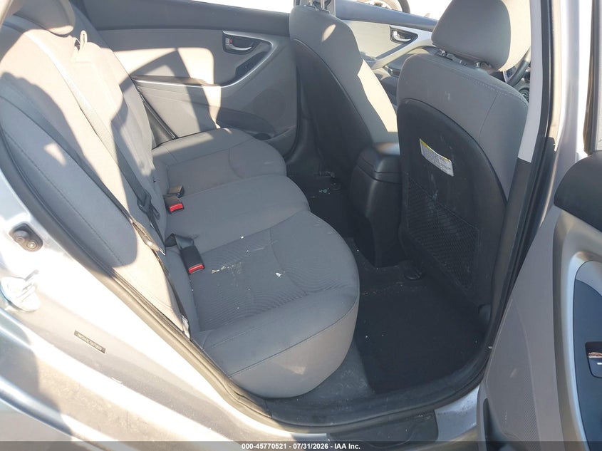 2016 HYUNDAI ELANTRA auction photo 8