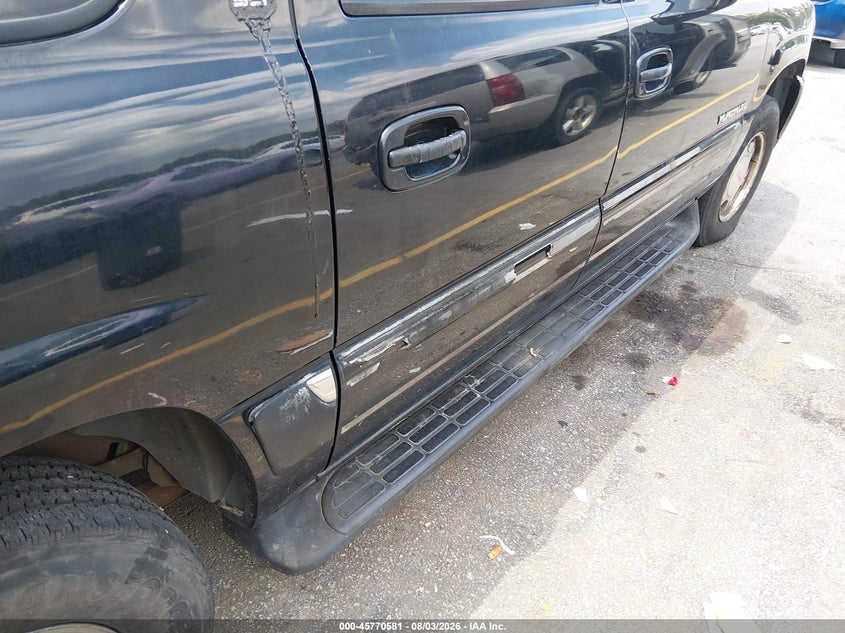2002 GMC YUKON XL 1500 auction photo 6