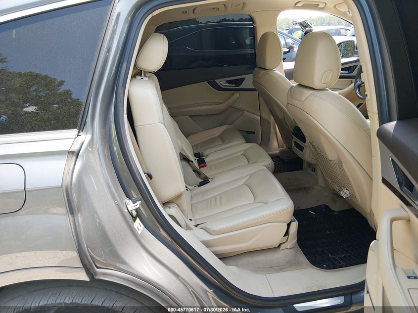 AUDI Q7 - zdjęcie 8