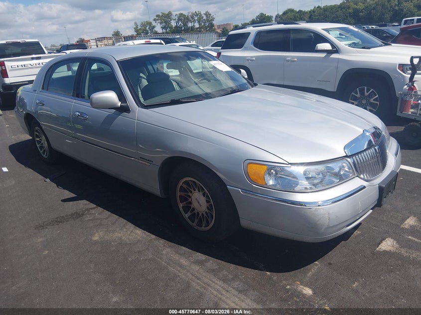 2000 LINCOLN TOWN CAR auction photo 1
