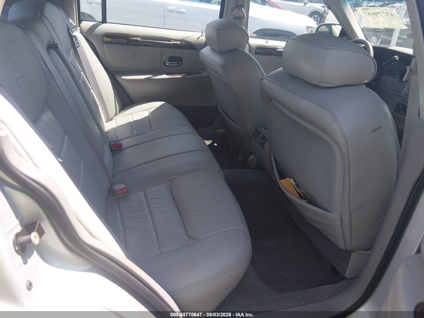 2000 LINCOLN TOWN CAR auction photo 8