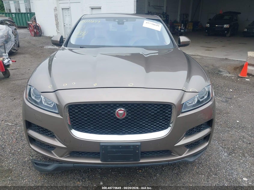 JAGUAR F-PACE - zdjęcie 13