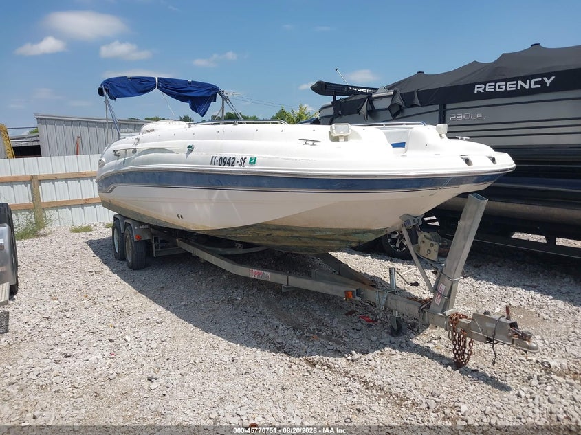 2000 CHAPARRAL 26' auction photo 1