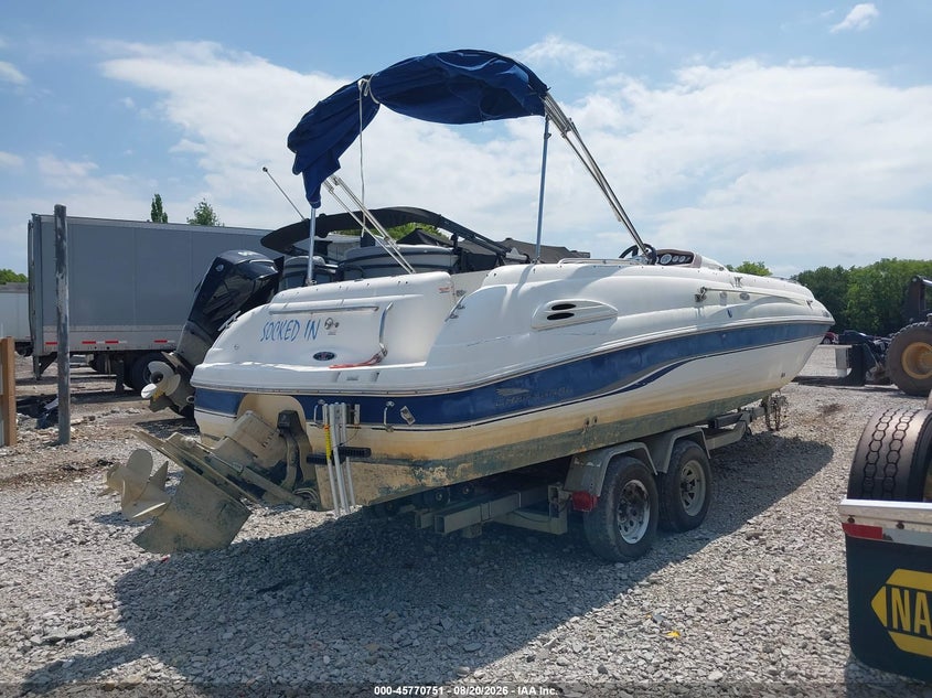 2000 CHAPARRAL 26' auction photo 4