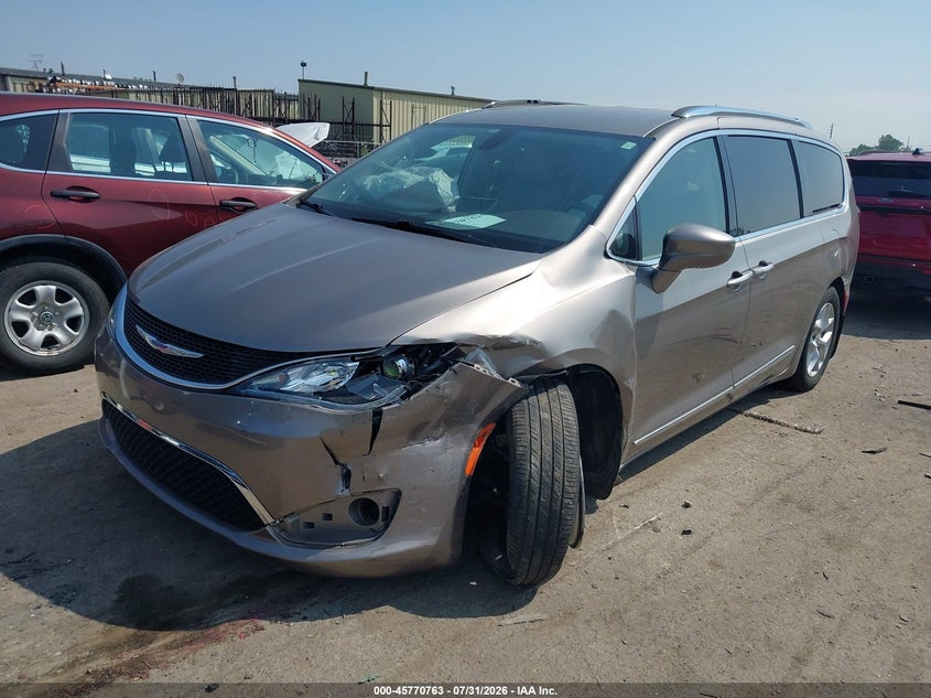Vin: 2c4rc1eg0jr321411, lot: 46269543, chrysler pacifica touring l plus 20182