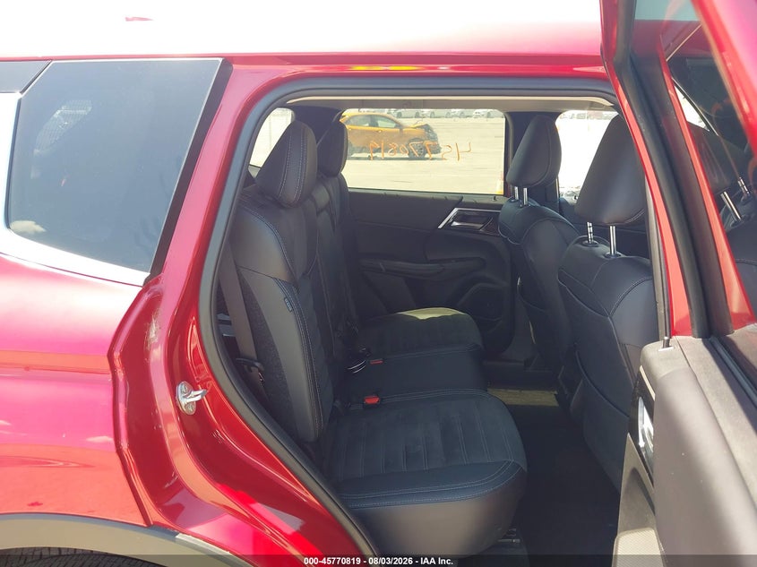 2024 MITSUBISHI OUTLANDER auction photo 8
