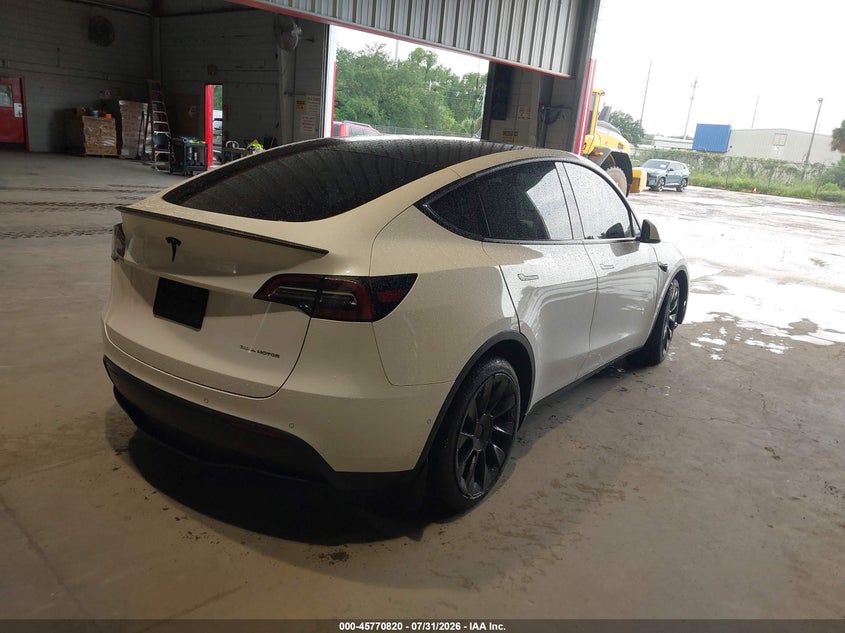2021 TESLA MODEL Y auction photo 4