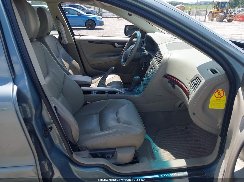 2002 VOLVO V70 auction photo 5