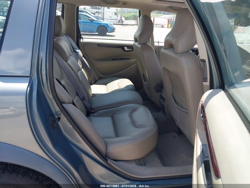 2002 VOLVO V70 auction photo 8