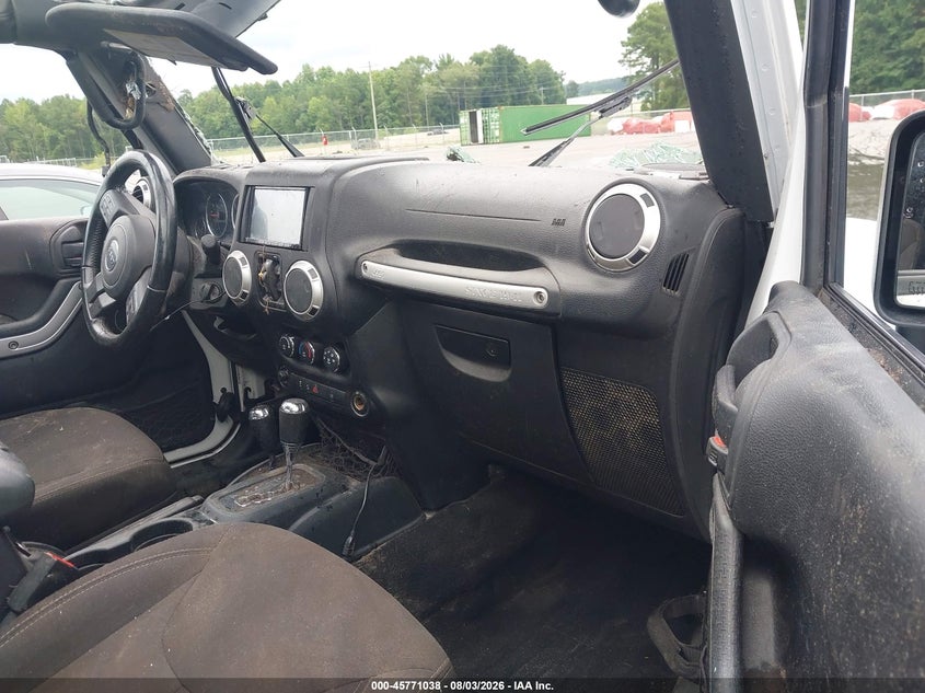 2017 JEEP WRANGLER UNLIMITED auction photo 5
