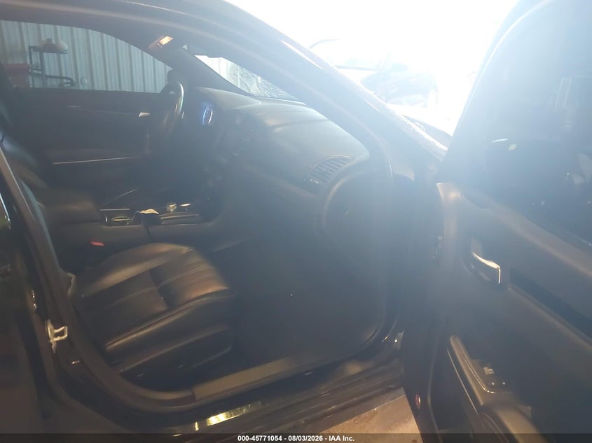2017 CHRYSLER 300 auction photo 5