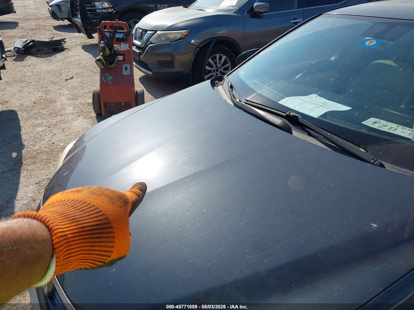 2011 LEXUS CT 200H auction photo 6