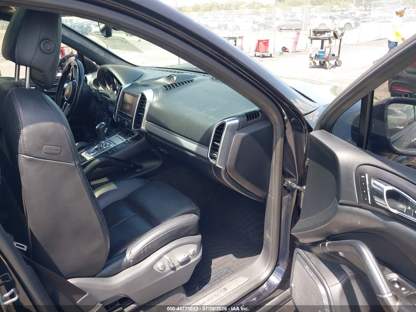 2016 PORSCHE CAYENNE auction photo 5