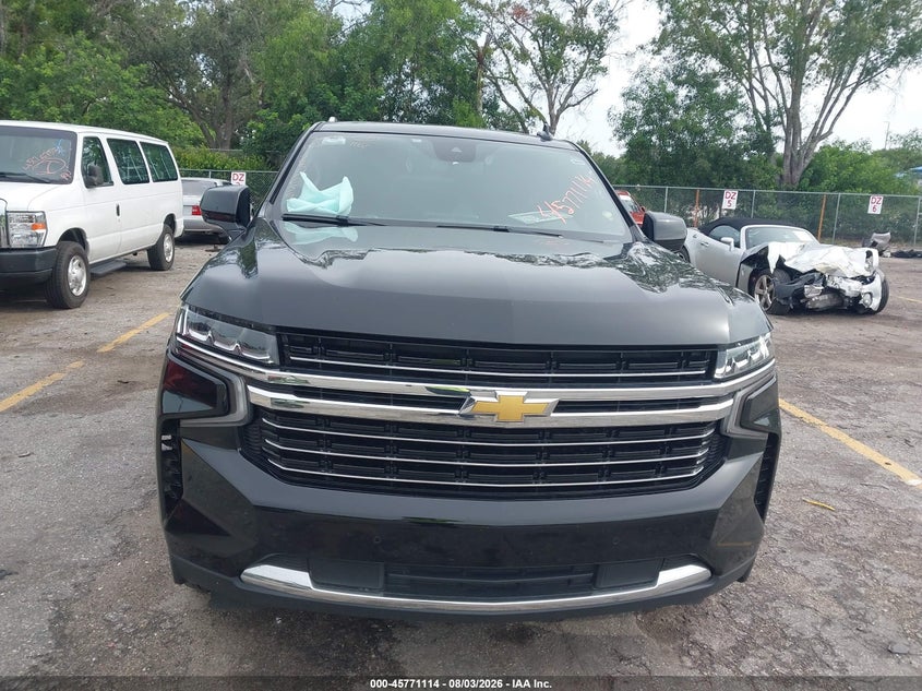 CHEVROLET SUBURBAN - zdjęcie 12