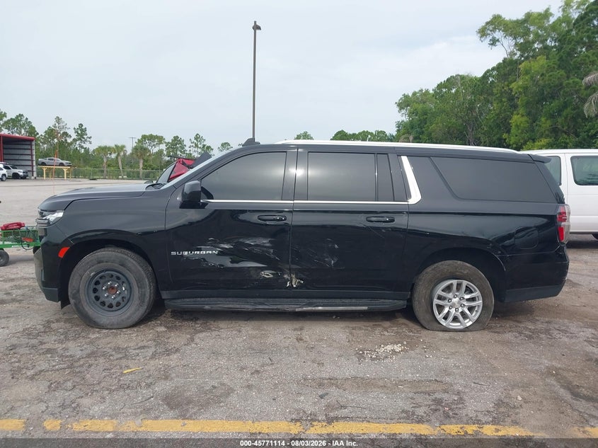 CHEVROLET SUBURBAN - zdjęcie 14